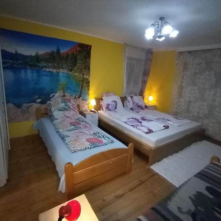 Kert Oevezeti Lakas Apartment Gyöngyös Exterior foto